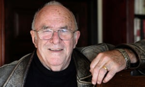 Clive James Obituary Culture The Guardian