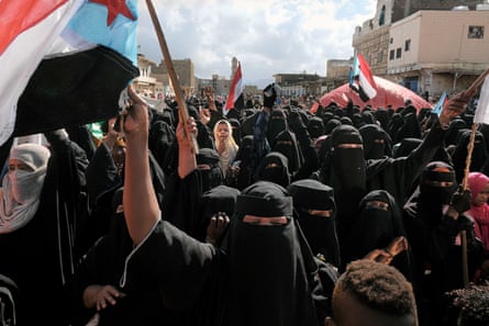 The opposing Socotran and Yemenite factions are clashing more and more often in the streets of Hadibo, the urban centre of the island of Socotra, a Unesco-protected site. Backed by the United Arab Emirates, the Socotrain faction (in picture with Southern Transitional Council flags in 2019) calls for the separation of southern Yemen (including Socotra) from the north of the country, while the other wishes to maintain the country’s integrity, a unified Yemen