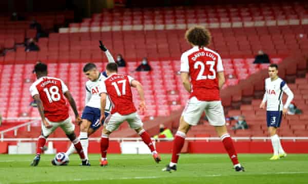 Erik Lamela’s rabona gives Tottenham the lead.