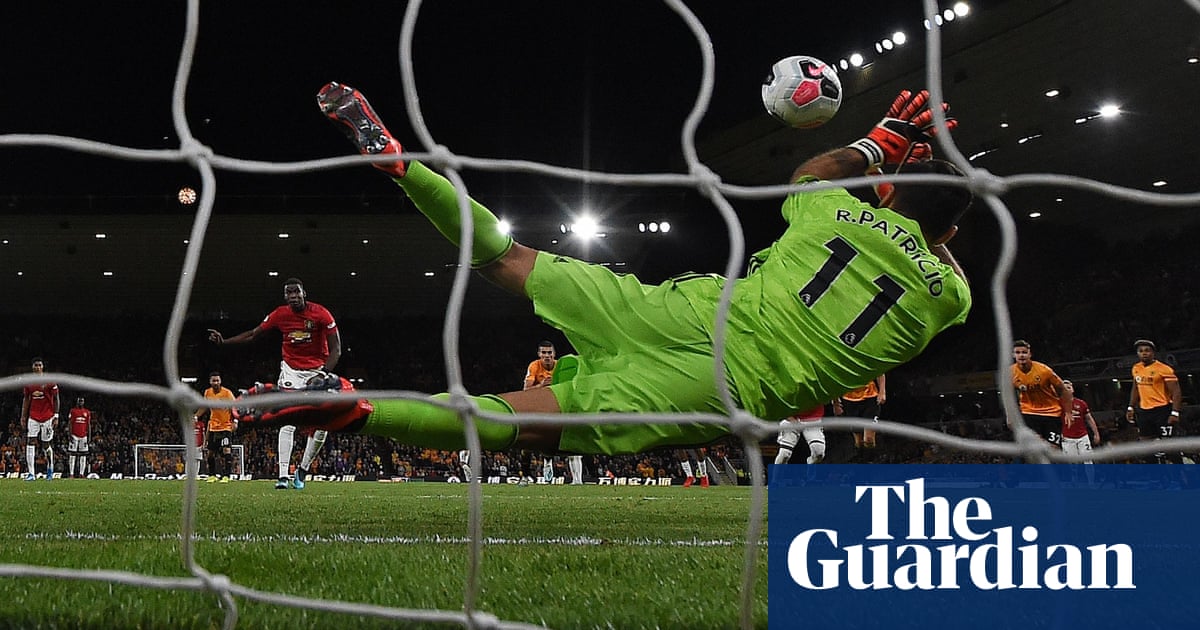 Manchester United held to draw at Wolves after Paul Pogba fails from spot
