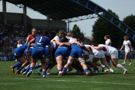 England drive a maul.