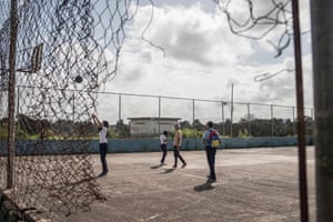 Students play basketball at José Eduardo Sánchez Afanador school in El Palmar, Venezuela.
