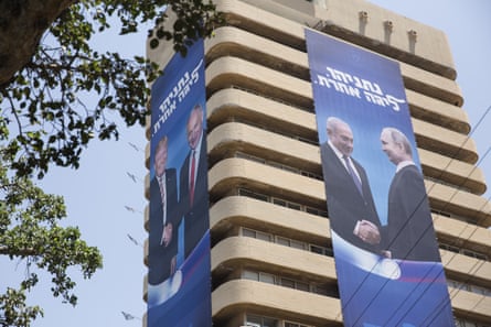 Likud billboards in 2019 in Tel Aviv, showing Netanyahu greeting Trump and Putin.