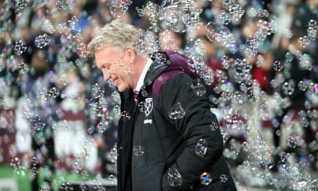 West Ham burst Liverpool’s bubble, plus Smith and Farke off – Football Weekly