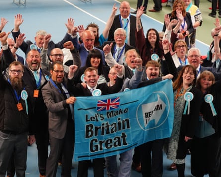 Reform UK supporters holding banner reading ‘Let’s make Britain great’