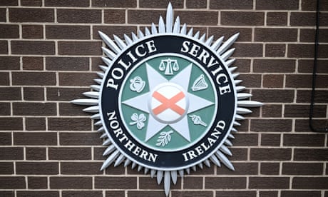 Violation de données PSNI: 200 officiers et employés non informés du vol pendant un mois Violation de données PSNI: 200 officiers et employés non informés du vol pendant un mois