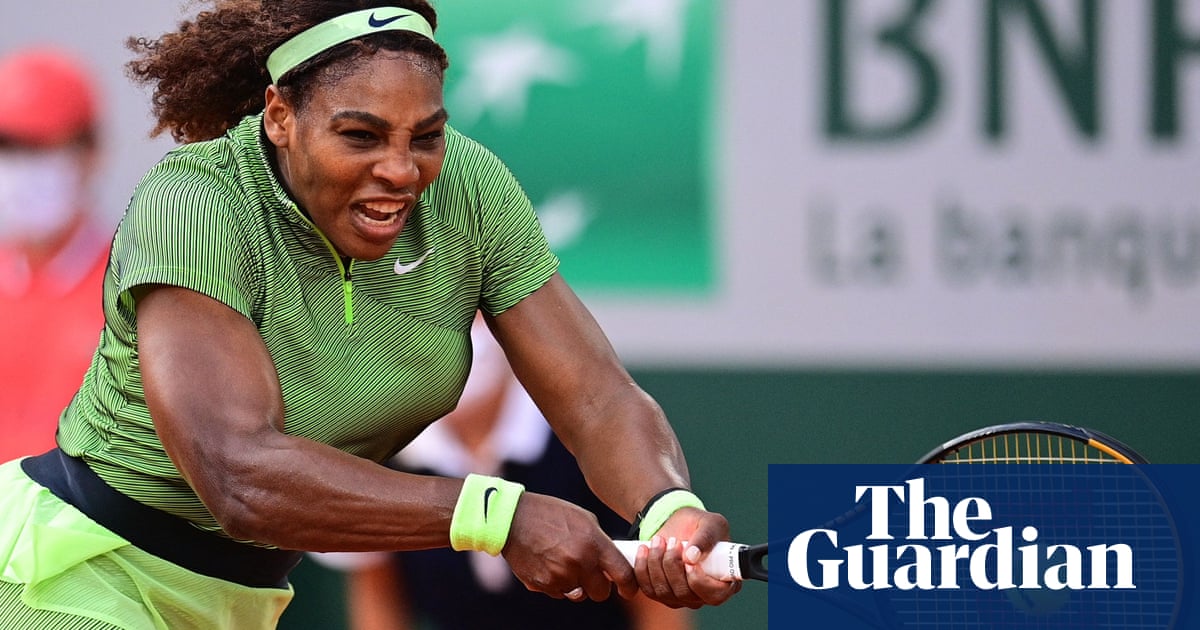 Serena Williams survives tough three-setter to make French Open third round
