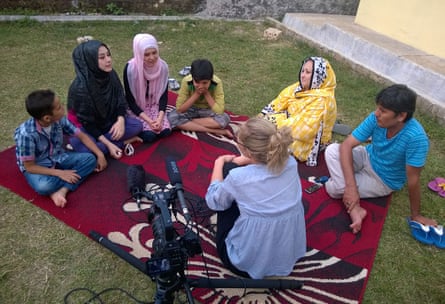 Film-maker Eva Orner interviewing a family in Chasing Asylum