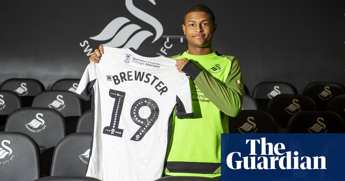 Liverpool’s Rhian Brewster completes loan move to Swansea
