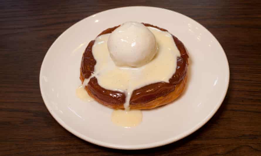 “Crispy caramelized pastry”: tarte tatin.