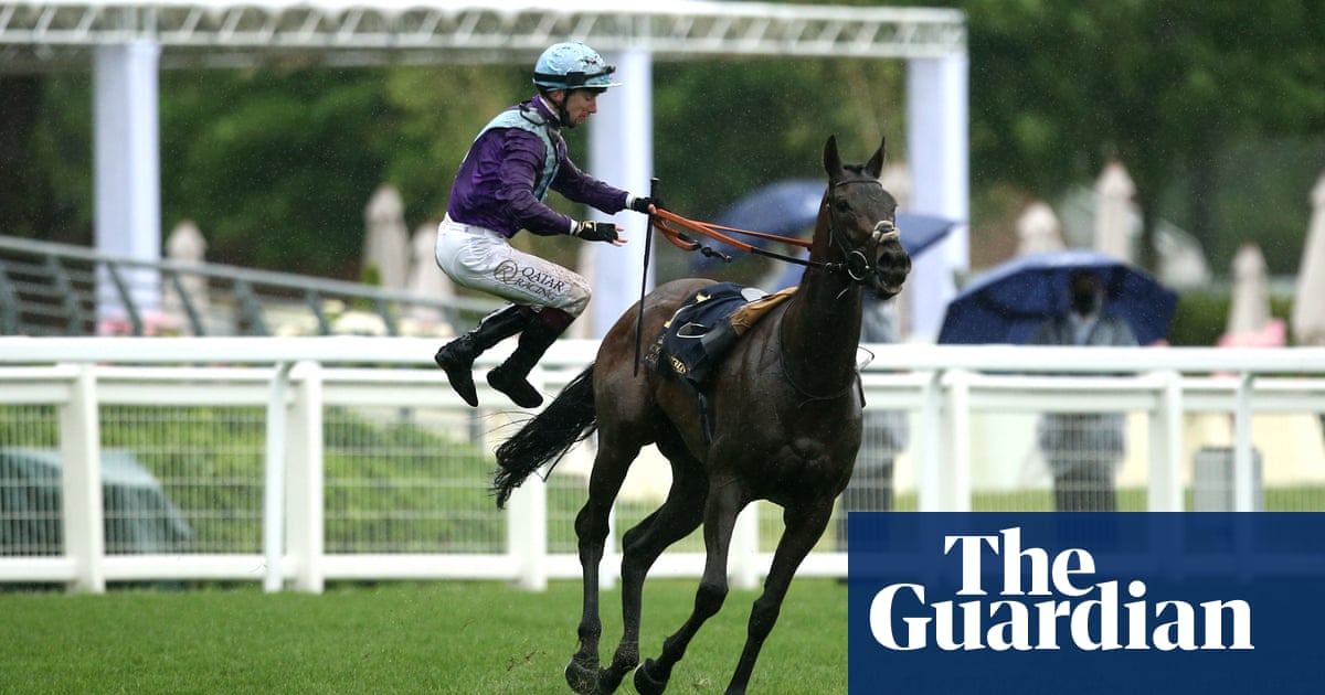 Oisin Murphy demoted then wins but is unseated on eventful Royal Ascot day