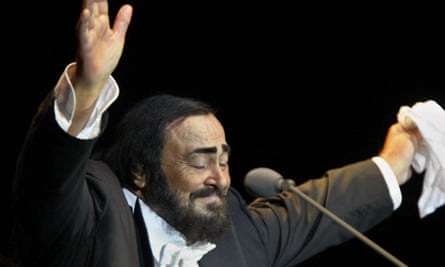 Pavarotti performs in Hamburg in 2004.
