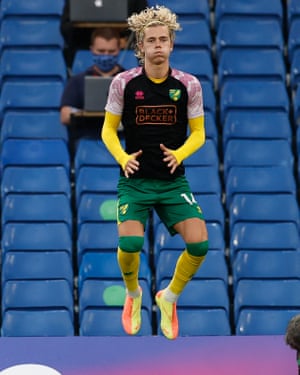 Todd Cantwell of Norwich City warms up.