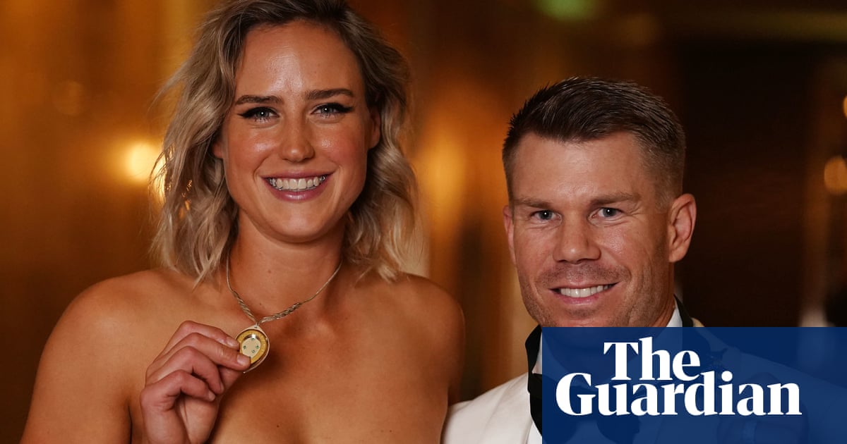 David Warner and Ellyse Perry scoop Cricket Australias top awards