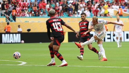Harry Kane scores Bayern Munich’s second goal
