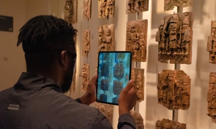 Chidi Nwaubani scanning the Benin brass plaques at the British Museum.