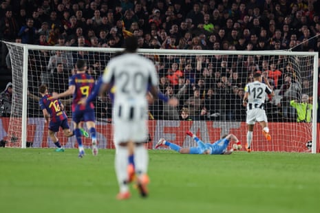 बार्सा के लिए फ़र्मिन लोपेज़ ने स्कोर किया!