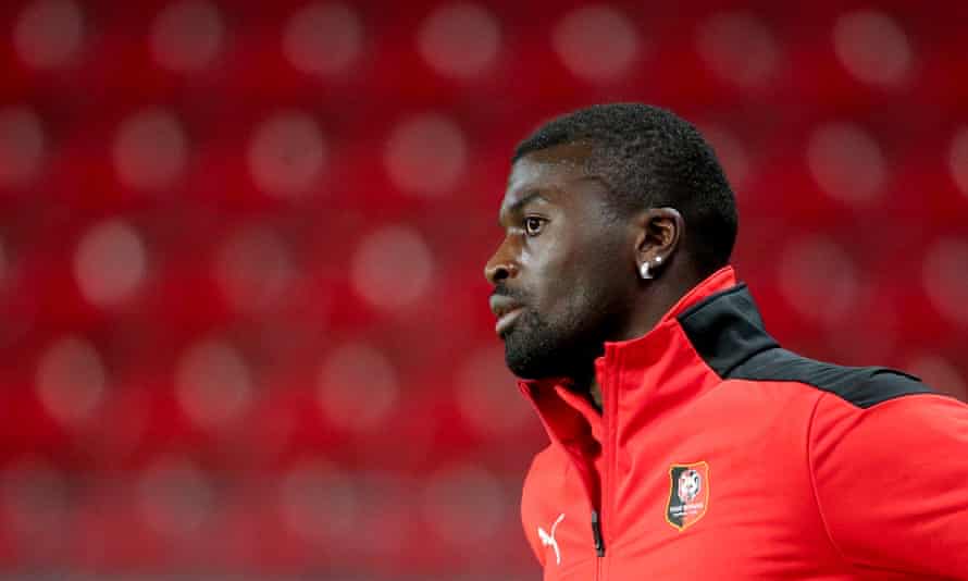 M’Baye Niang scored the only goal of the game as Rennes won at Nice.