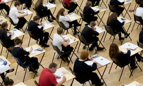 school students sitting their GCSE examinations, UKC3PDBN school students sitting their GCSE examinations, UK