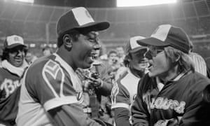 It’s 8 April 1974, and Tom House congratulates Hank Aaron on his 715th home run hit. In eight years, with three teams, House won only 29 games.