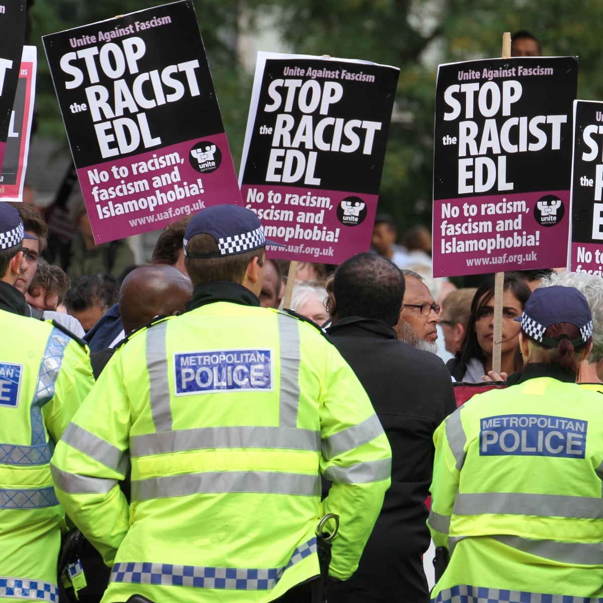 Met Police Pay Out 700 000 To Detained Anti Fascist Protesters Metropolitan Police The Guardian