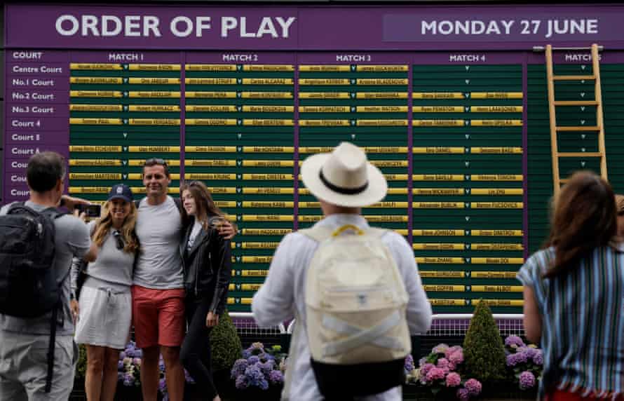 Wimbledon 2022: rain delay with Djokovic, Raducanu and Murray to play