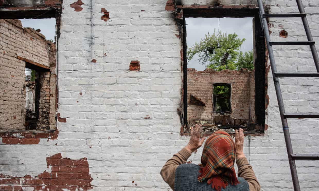 Russian forces surround Ukraine towns Sievierodonetsk and Lyschansk as assault on the Donbas continues (theguardian.com)