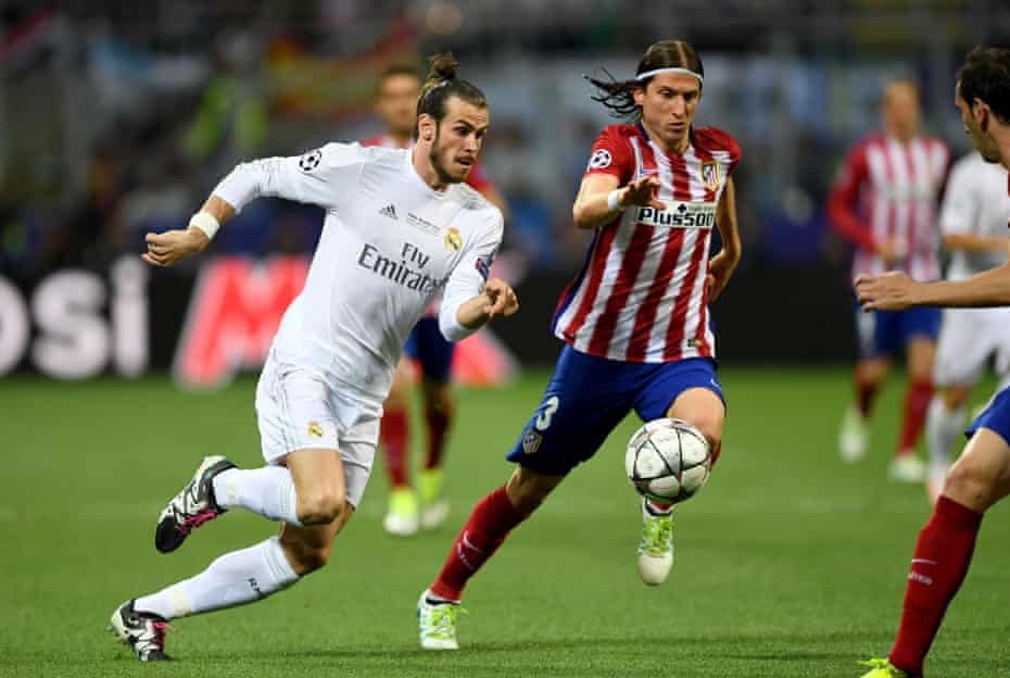 Filipe Luis battles with Gareth Bale during Atlético’s Champions League final defeat by Real Madrid in 2016.