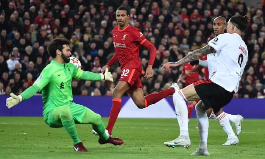 Liverpool to face Villarreal in semi-final after thrilling draw with Benfica | Champions League 2 Darwin Núñez levels the match at 3-3.