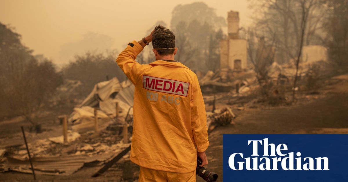 ABC to cut national head of emergency broadcasting position despite bushfires success