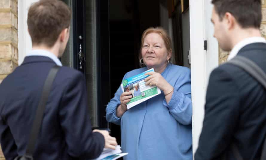 Conservatives canvassing in Wandsworth.