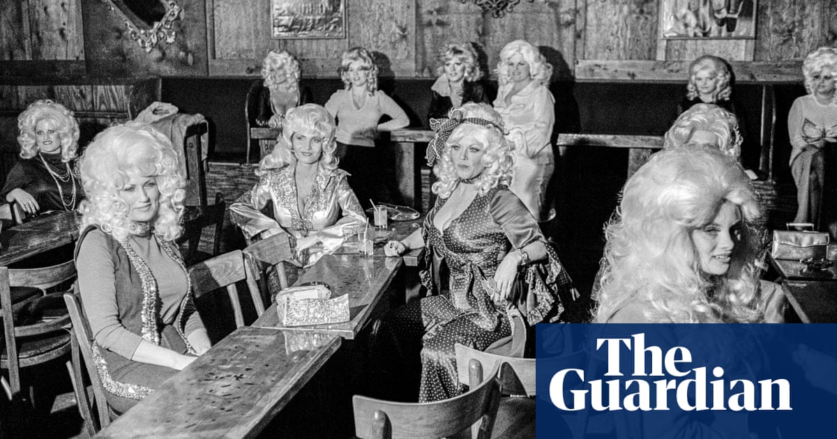 dolly-partons-and-debutantes-a-welshman-s-view-of-arizona-in-pictures