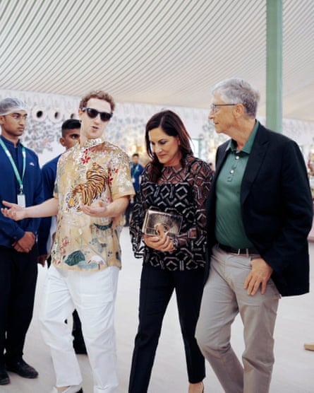 zuckerberg gestures as hurd looks down and gates looks at zuck