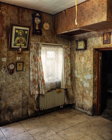 Maria Lax says ‘What could be more terrifying than losing your way in a place you thought you knew well? That was the question I kept returning to during the research phase, and ultimately was why I chose this particular topic and title. In the stray sod narratives of Irish Folklore, there is an ever present quiet terror in the knowledge that there are portals into another, darker world hiding in plain sight; one wrong step and you could be thrust into a land that is not yours. There is an awareness that the surface of our reality is a slippery one.’