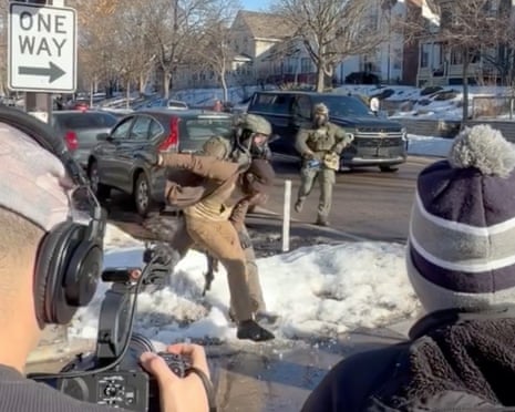 Federal officers clash with Alex Pretti 11 days before his killing