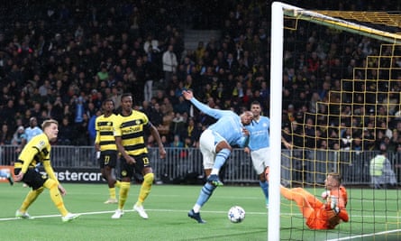 Manuel Akanji pounces to break the deadlock for Manchester City
