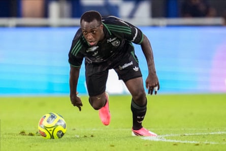 Saud Abdulhamid of Lens chases the ball.