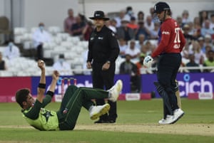Out! Dawid Malan goes for 1