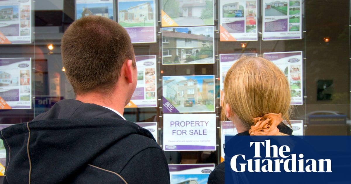 UK house prices: first-time buyers ‘will drive 2026 sales’ amid interest rate cuts