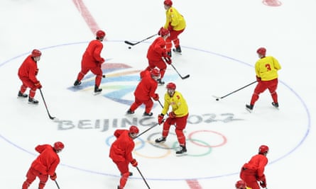Beijing Games organisers back COVID-19 controls despite Omicron concerns