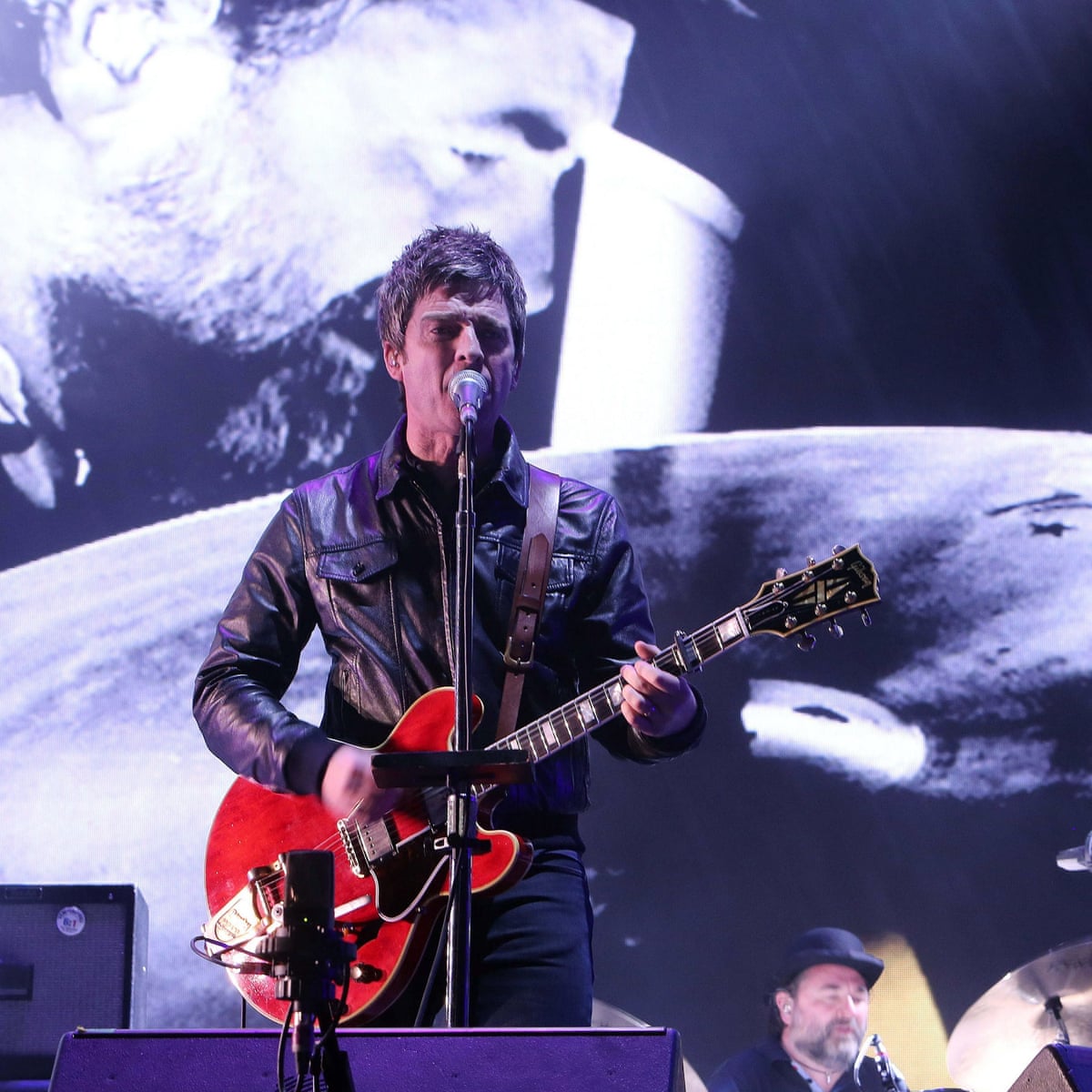 Noel Gallagher S High Flying Birds Review Oasis Mastermind Proves Bigger Than Britpop Nostalgia Noel Gallagher The Guardian Noel Gallagher S High Flying Birds Review Oasis Mastermind Proves Bigger Than Britpop Nostalgia Noel Gallagher The Guardian