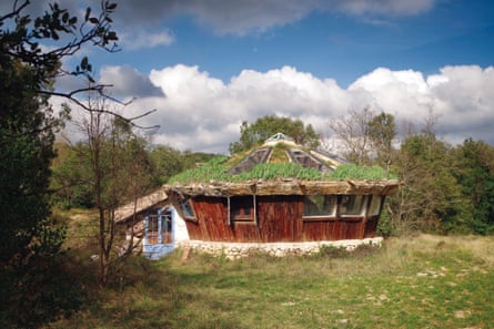 A bioclimatic ‘conference room’ that Rosell built near his house in the Cévennes.