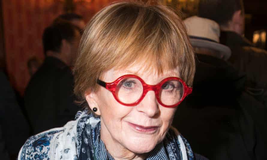 Anne Robinson: a consonant, please.