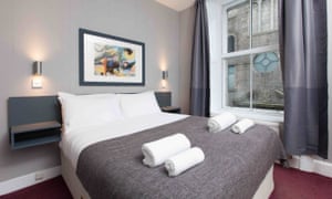A bedroom at Citi Hotel, Aberdeen