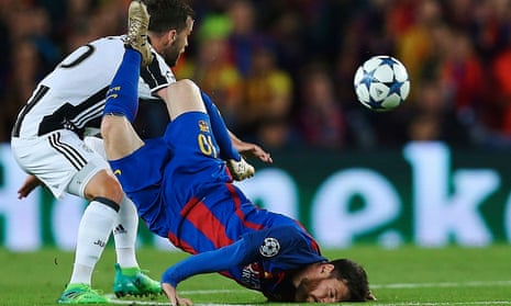 PHOTOS: Cristiano Ronaldo and Lionel Messi Battled in El Clasico, This  Weekend's Biggest Sporting Event