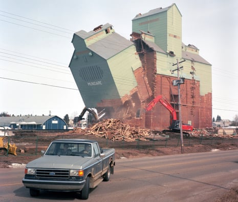 The last grain elevator in Mundare being demolished in 2013. At its height the community boasted nine grain elevators.