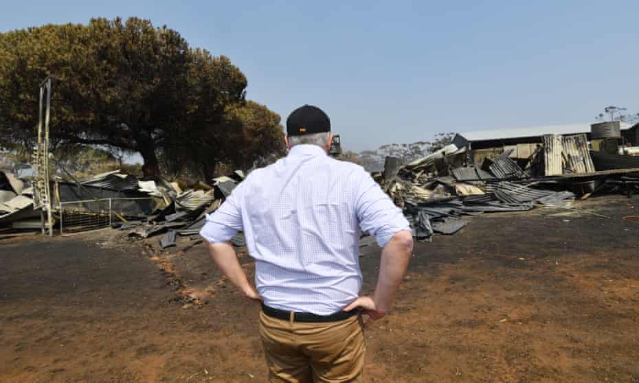 Scott Morrison visits a fire-damaged property in Stokes Bay on Kangaroo Island