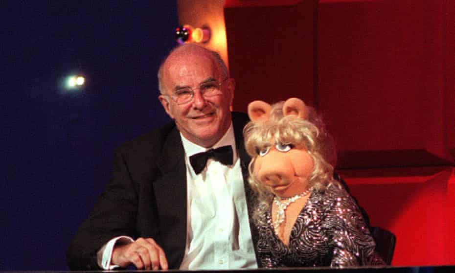 He always enjoyed himself, and made sure we did too ... Clive James with Miss Piggy. 