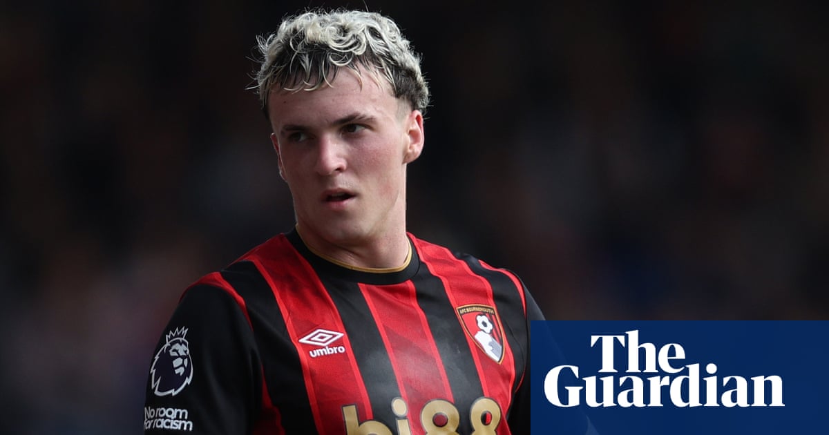Bournemouth drop Álex Jiménez amid investigation into alleged messages to 15-year-old