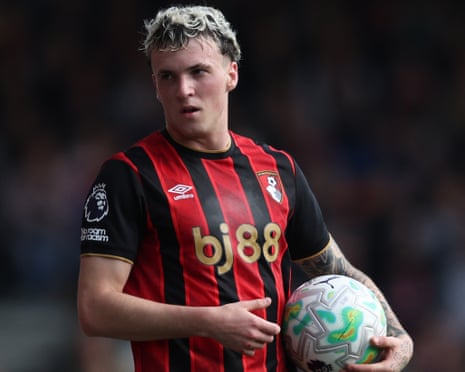 Álex Jiménez pode estrear pelo Bournemouth no duelo contra Fulham pela Premier League